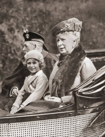 Téléchargez les photos : Vieille photo vintage de la princesse Elizabeth avec ses grands-parents - en image libre de droit