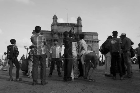 Téléchargez les photos : Porte de l'Inde Apollo Bunder Colaba Mumbai Maharashtra Inde Asie Juin 2012 - en image libre de droit