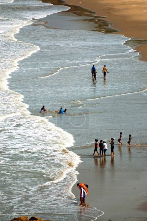 Foto de Turistas disfrutando en vagator beach, Goa, India 8 de Mayo, 2008 - Imagen libre de derechos