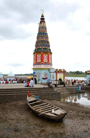 Foto de Pundalik templo a orillas del río chandrabhaga en, Pandharpur, distrito Solapur, Maharashtra, India - Imagen libre de derechos