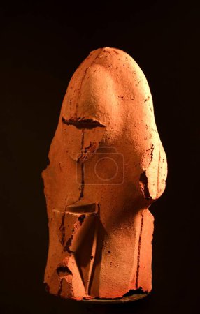 Téléchargez les photos : Sculpture en terre cuite du légendaire sculpteur Himmat Shah, chef-d'œuvre de l'art indien, argile Usage éditorial uniquement - en image libre de droit