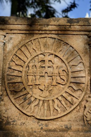 Téléchargez les photos : Gravure sur pierre dans le composé de l'église de Saint François d'Assise, construite en 1521 après JC, site du patrimoine mondial de l'UNESCO, Old Goa, Velha Goa, Inde - en image libre de droit