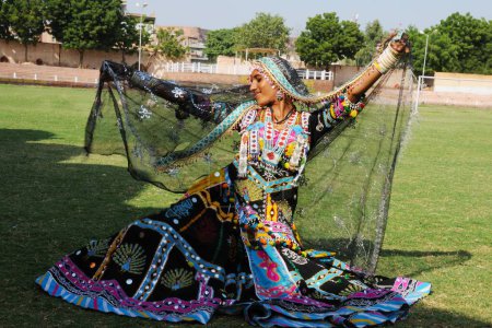 Téléchargez les photos : Kalbeliya danseuse folklorique, Jodhpur, Rajasthan, Inde - en image libre de droit