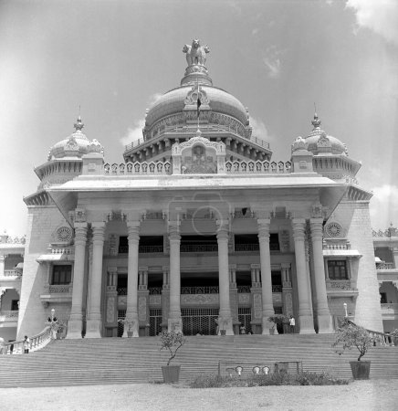 Vidhana Soudha; Haus des Karnataka-Sekretariats; Bangalore; Indien