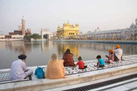 Téléchargez les photos : Hari Mandir Sahib, Swarn Mandir Golden temple, Amritsar, Punjab, Inde - en image libre de droit