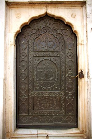 Geschlossene Tür des Moti Masjid, Rotes Fort 1648 n. Chr., Old Delhi, Indien