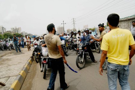 Foto de Sikhs bloqueando autopista protestando por dera saccha sauda en Mulund, Bombay, Mumbai, Maharashtra, India - Imagen libre de derechos