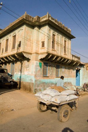 Foto de Escena callejera en Mandava; Bikaner; Región de Shekhavati; Rajastán; India - Imagen libre de derechos