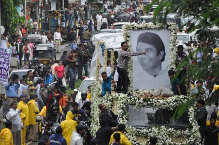 Foto de Indio película de Bollywood Actor Rajesh Khanna funeral - Imagen libre de derechos
