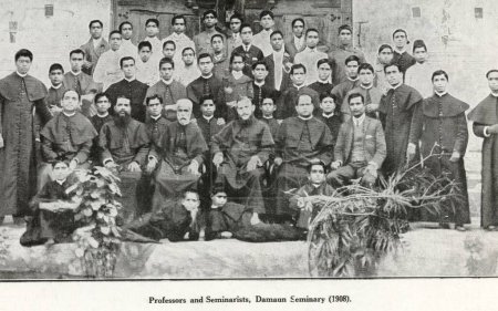 Foto de Comunidad Católica Profesores y Seminaristas, Damaun Daman Seminary 1908, India - Imagen libre de derechos