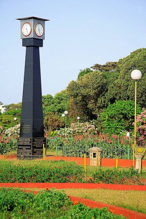 Photo for Bombay Municipal Corporation garden or Hanging garden or Sir Pherozeshah Mehta garden ; Malabar Hill ; Grant road ; Bombay now Mumbai ; Maharashtra ; India - Royalty Free Image