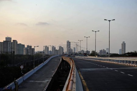 Téléchargez les photos : Eastern Express Freeway relie Mumbai Sud Maharashtra Inde Asie - en image libre de droit