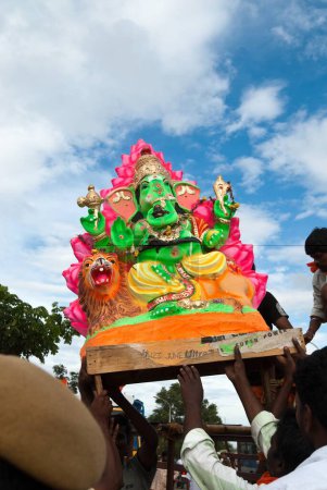 Foto de Ganesh Señor inmersión en tanque muthanna kulam, Coimbatore, Tamil Nadu, India - Imagen libre de derechos