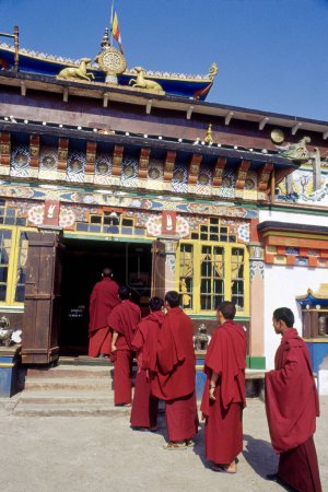 Foto de Monjes budistas, monasterio de ghoom, darjeeling, bengala occidental, India - Imagen libre de derechos