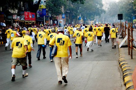 Téléchargez les photos : Personnes qui courent à Marathon 2006, Bombay Mumbai, Maharashtra, Inde - en image libre de droit