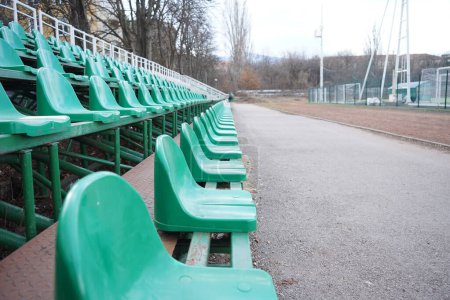 Téléchargez les photos : Image de tribunes de stade utilisées pour le football / football - en image libre de droit