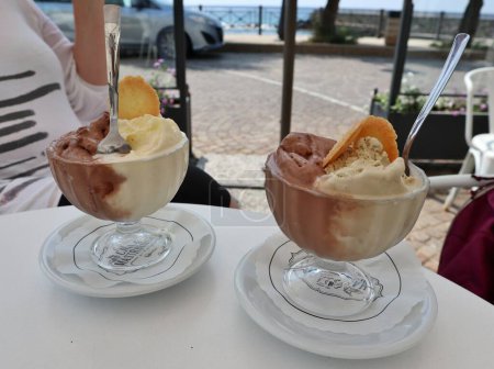 Pizzo Calabro, Calabria, Italia 14 de junio de 2021: Casa Mastroianni helados en Lungomare Colombo