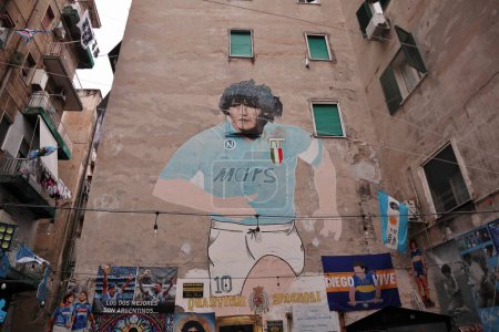 Foto de Nápoles, Campania, Italia 24 de abril de 2023: Visión de Largo Maradona esperando el 3er Scudetto - Imagen libre de derechos