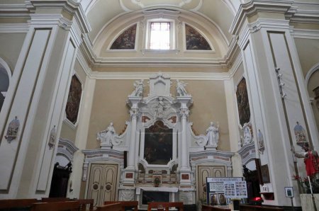 Foto de Tropea, Calabria, Italia 12 de junio de 2021: Interior de la Iglesia de Ges del Convento de los Padres Redentoristas del siglo XVII en Largo Padre di Netta - Imagen libre de derechos