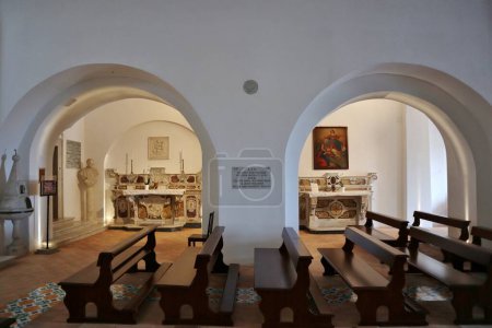 Foto de Maratea, Basilicata, Italia - 22 de septiembre de 2023: Interior de la Iglesia de San Biagio en la cima del Monte San Biagio con vistas a la ciudad - Imagen libre de derechos