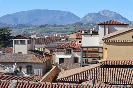 Benevento, Campania, Italia 15 de febrero de 2024: Vista panorámica desde la terraza del Hortus Conclusus, recientemente ampliada y renovada, que alberga obras del artista Mimmo Paladino.