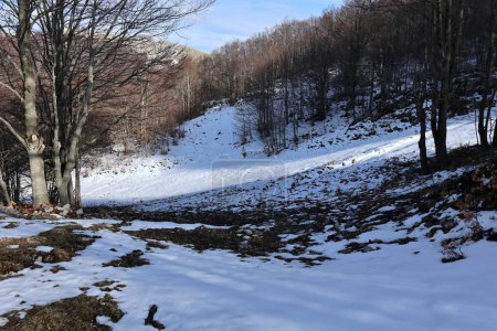 Campitello Matese, Molise, Italie - 8 mars 2024 : Station de ski sur Monte Miletto presque déserte faute de neige