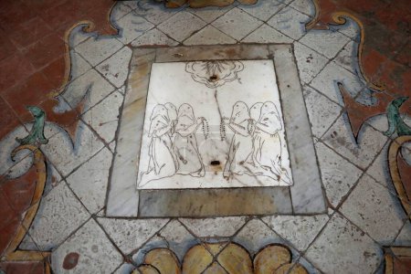 Maiori, Campania, Italia 16 de abril de 2024: Interior de la Iglesia de San Domenico, o del Santisimo Rosario, construido en el siglo XVII, en Via Roma