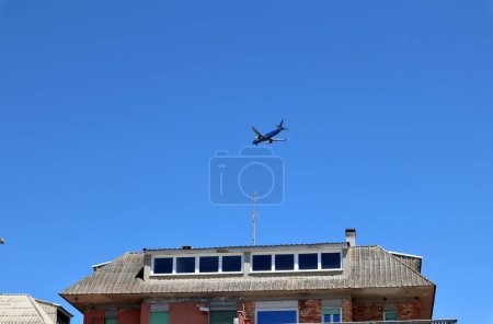 Téléchargez les photos : Lido di Ostia - Aereo Ita in fase di atterraggio all'Aeroporto di Fiumicino - en image libre de droit
