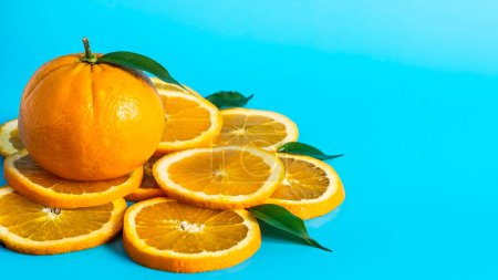 Foto de Naranjas orgánicas para el jugo fresco. comida saludable. desintoxicación corporal - Imagen libre de derechos