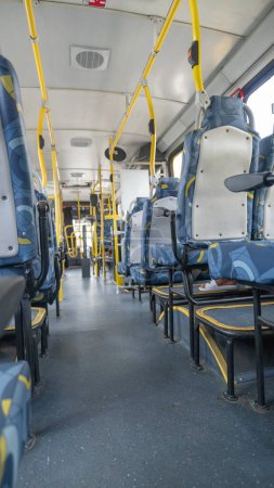 Im Bus auf der Rückbank des öffentlichen Nahverkehrs in der brasilianischen Stadt Mogi das Cruzes