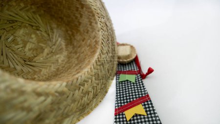 Großer Hut und Mini-Hut für das Fest von Sao Joao