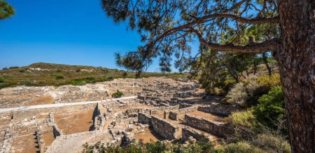 Foto de Panorama of the Archaeological site of Ruins of Ancient Kamiros, Rhodos Island, Greece - Imagen libre de derechos