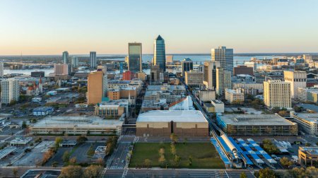 Téléchargez les photos : Vue aérienne du centre-ville de Jacksonville, Floride - en image libre de droit