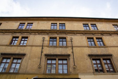 Téléchargez les photos : Prague Architecture avec des bâtiments colorés - en image libre de droit