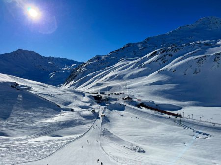 Winterliche Berglandschaft in den Schweizer Alpen