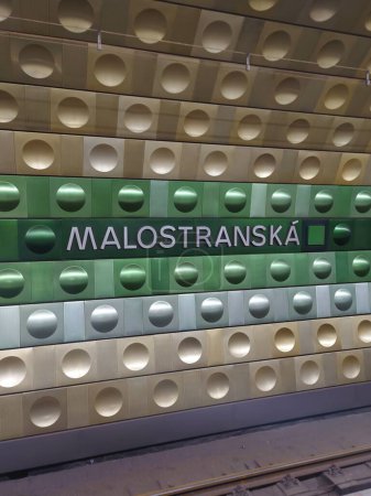 la station de métro Malostranska à Prague, République tchèque