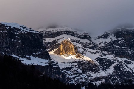 Foto de Luz solar en los Alpes suizos en Glarus - Imagen libre de derechos