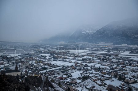 Téléchargez les photos : Vue aérienne dans le Valais - en image libre de droit