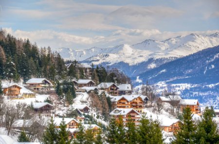 Winterchalets im Wallis, Schweiz