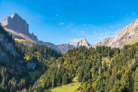 Téléchargez les photos : Vue sur les Alpes à Glarus, centre de la Suisse - en image libre de droit