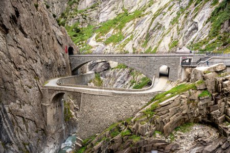 Téléchargez les photos : Pont du Diable en Suisse. - en image libre de droit
