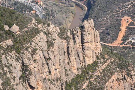 Foto de Montañas rocosas en el monasterio de montserrat en catalonia, España - Imagen libre de derechos