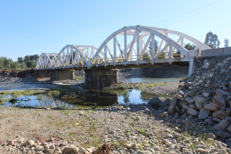 Foto de Fotografía de un puente en linares, chile - Imagen libre de derechos