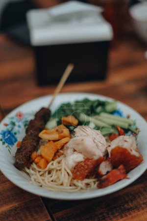 Verkostung asiatischer Köstlichkeiten, eingefangen durch atemberaubende Fotografien lokaler Köstlichkeiten