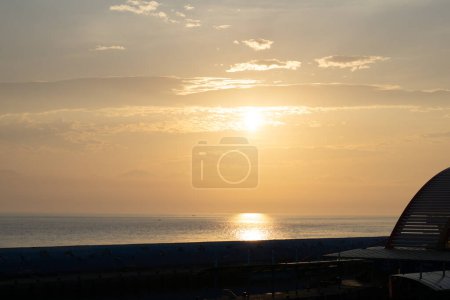 Golden Horizon, capturer la beauté de la mer au coucher du soleil à Xiaoliuqiu, Taiwan