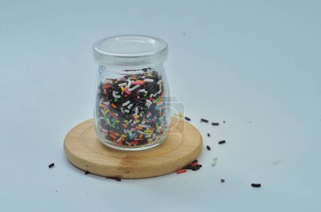 Foto de Chispas de chocolate en un frasco - Imagen libre de derechos