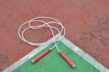 équipement pour sauter des sports de corde, accrocher sur un équipement de saut à la corde, accrocher sur une clôture en fer