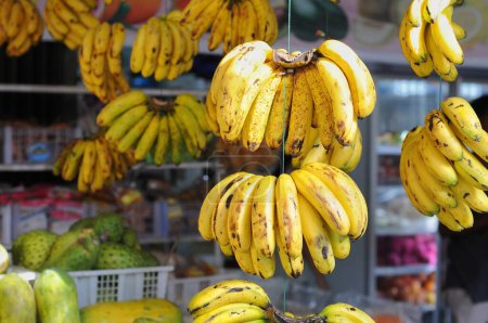 Téléchargez les photos : Banane sur le marché - en image libre de droit