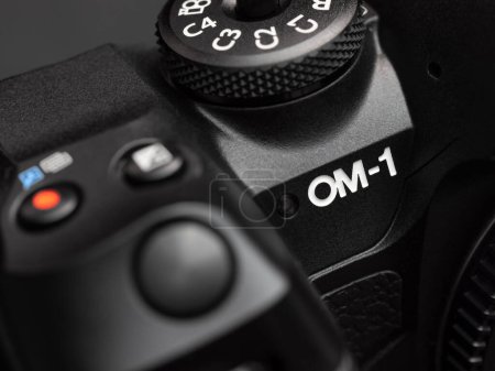 Foto de Galati, Romania - January 12, 2023: OM System presenting the new M43 mirrorless camera OM-1 to local photographers - Imagen libre de derechos