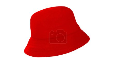 chapeau seau rouge sur blanc